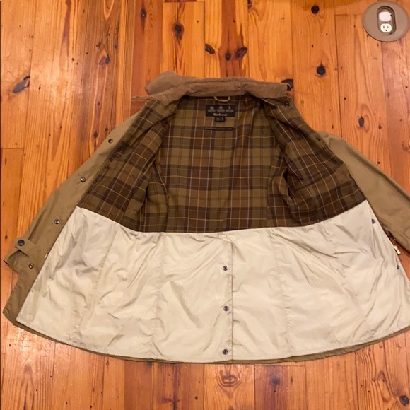 Women’s Barbour Jacket - Size 6 - beige color - Picture 4 of 8